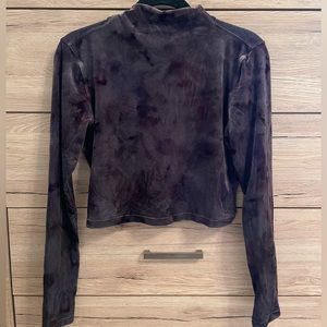 *Velour* Lululemon All Aligned Mock Neck 
Size: 8
Color: IADK